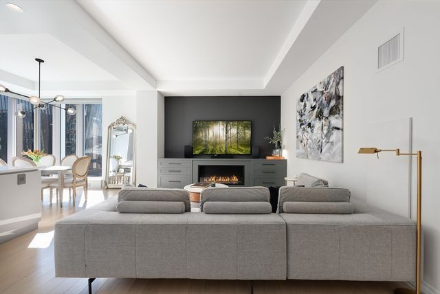 135 Seaport Blvd 1806, Boston, MA 02210