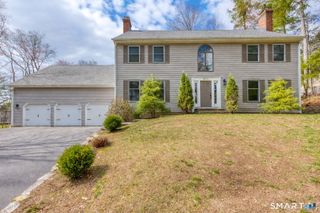 35 High Gate Drive, Avon, CT 06001