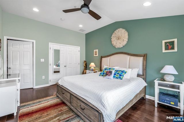 285 Roslyn Court, West New York, NJ 07093