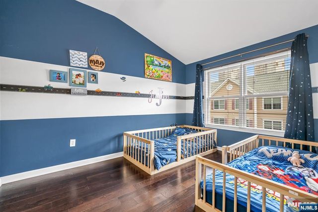 285 Roslyn Court, West New York, NJ 07093