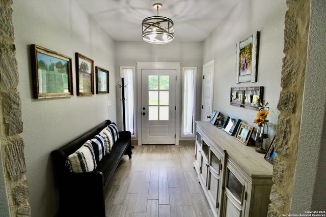 132 Tree Farm, Lytle, TX 78052