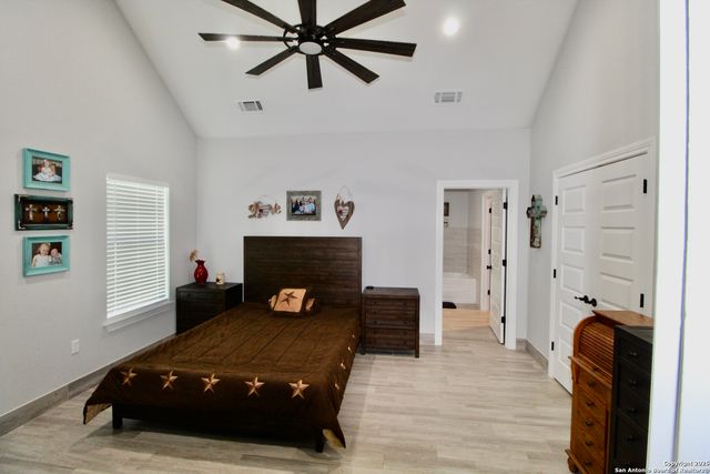 132 Tree Farm, Lytle, TX 78052