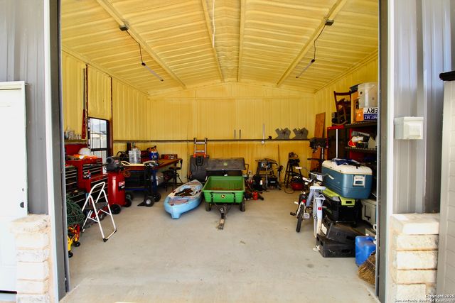 132 Tree Farm, Lytle, TX 78052