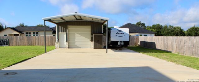132 Tree Farm, Lytle, TX 78052