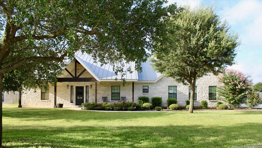 132 Tree Farm, Lytle, TX 78052