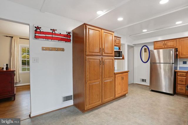 4848 RED FOX DR, Annandale, VA 22003