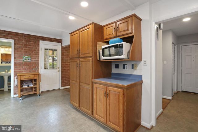 4848 RED FOX DR, Annandale, VA 22003