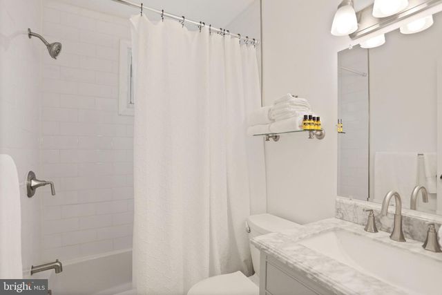 4848 RED FOX DR, Annandale, VA 22003