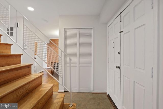 4848 RED FOX DR, Annandale, VA 22003