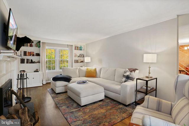 4848 RED FOX DR, Annandale, VA 22003