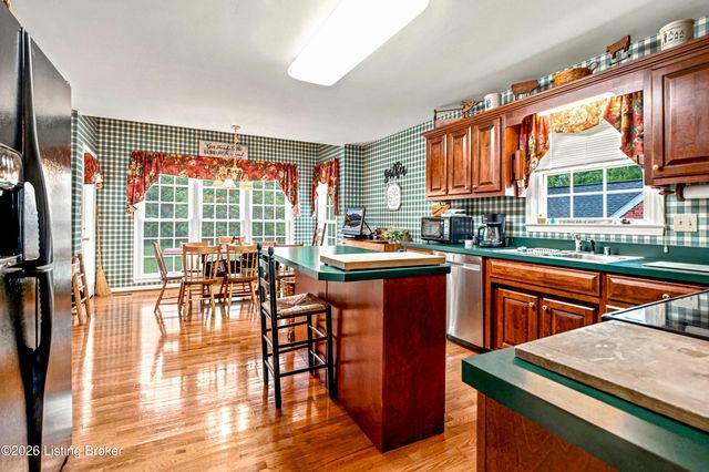 429 Seneca Rd, Shelbyville, KY 40065