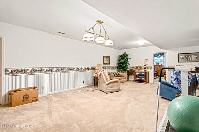429 Seneca Rd, Shelbyville, KY 40065