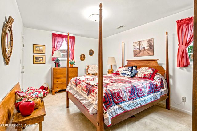 429 Seneca Rd, Shelbyville, KY 40065