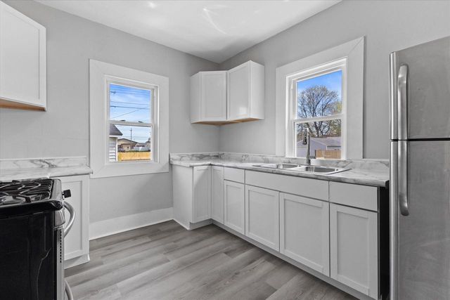1949 Jay Eye See AVENUE, Racine, WI 53403
