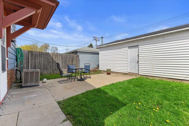 1949 Jay Eye See AVENUE, Racine, WI 53403