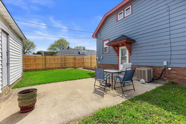 1949 Jay Eye See AVENUE, Racine, WI 53403