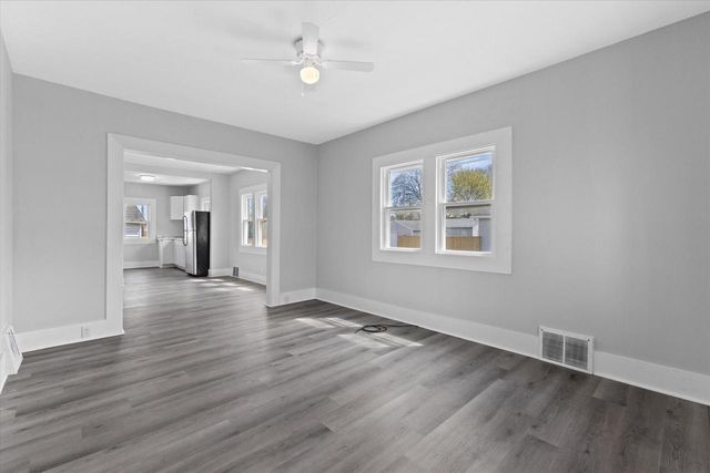 1949 Jay Eye See AVENUE, Racine, WI 53403