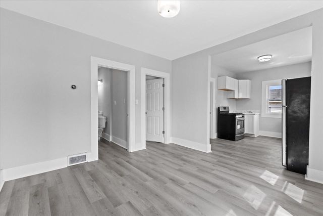 1949 Jay Eye See AVENUE, Racine, WI 53403