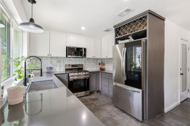 403 Rickey Canyon Avenue, Desoto, TX 75115