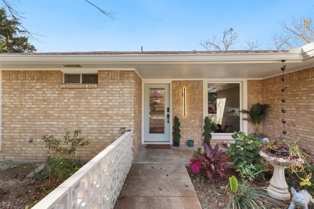 403 Rickey Canyon Avenue, Desoto, TX 75115