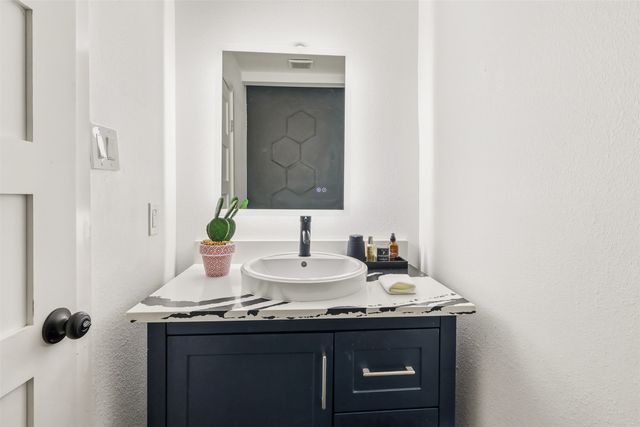 403 Rickey Canyon Avenue, Desoto, TX 75115