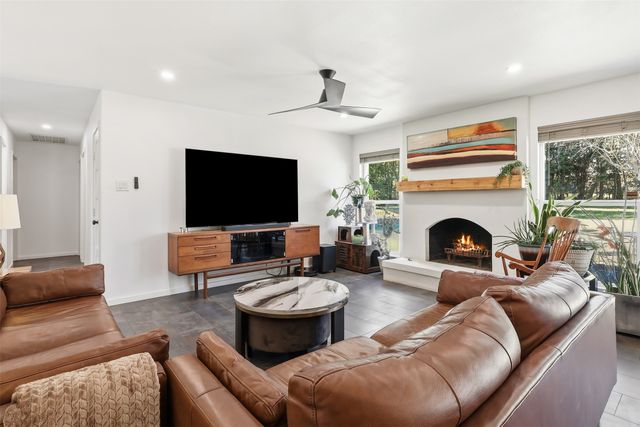 403 Rickey Canyon Avenue, Desoto, TX 75115