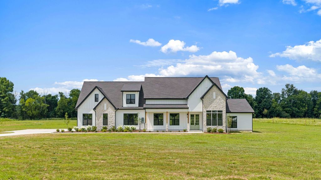 7838 Woodfin Rd, Christiana, TN 37037