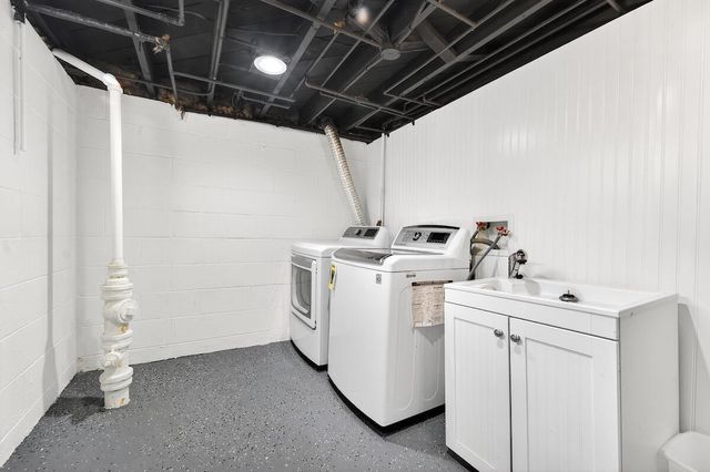 7042 Lone Elm DRIVE, Racine, WI 53402