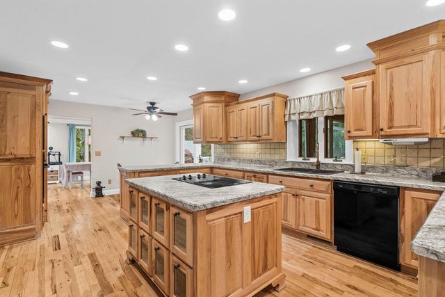 N51W35827 Hillcrest COURT, Oconomowoc, WI 53066