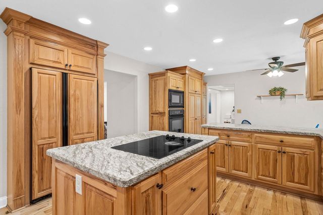 N51W35827 Hillcrest COURT, Oconomowoc, WI 53066