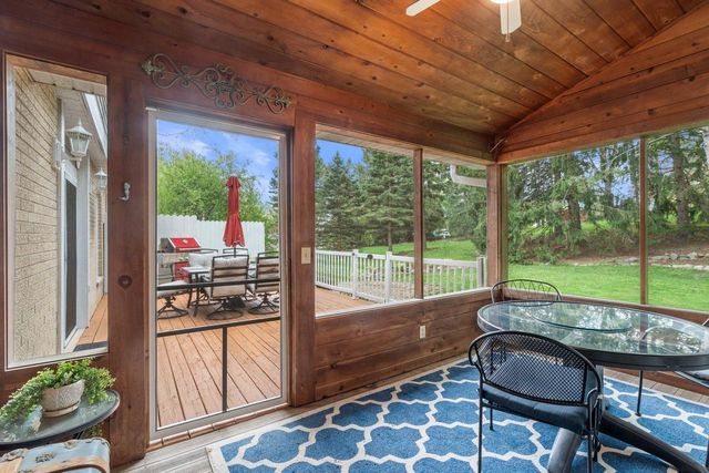 N51W35827 Hillcrest COURT, Oconomowoc, WI 53066