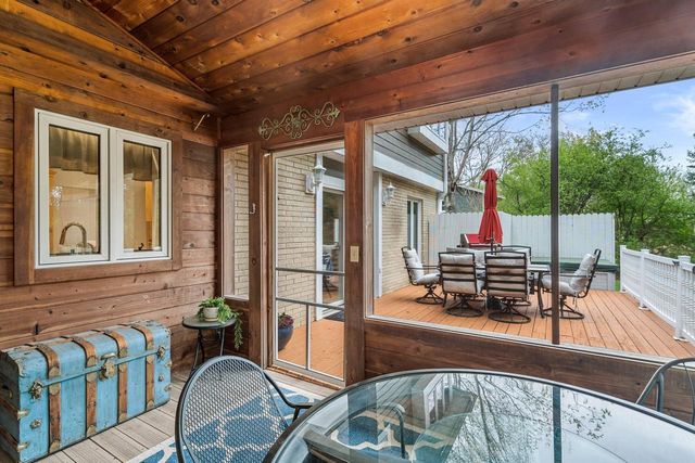 N51W35827 Hillcrest COURT, Oconomowoc, WI 53066