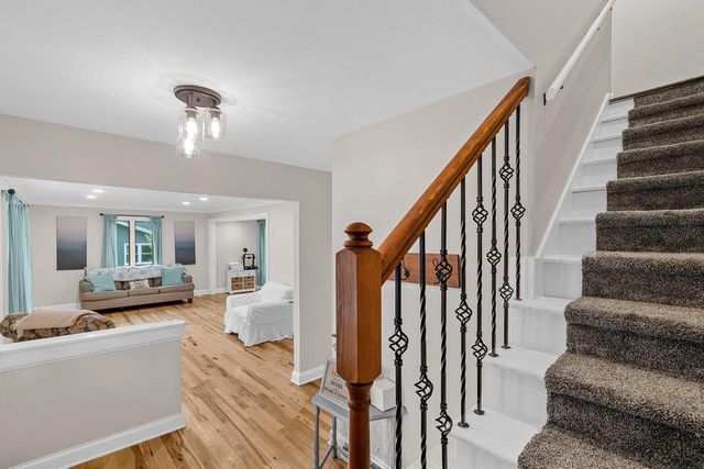 N51W35827 Hillcrest COURT, Oconomowoc, WI 53066