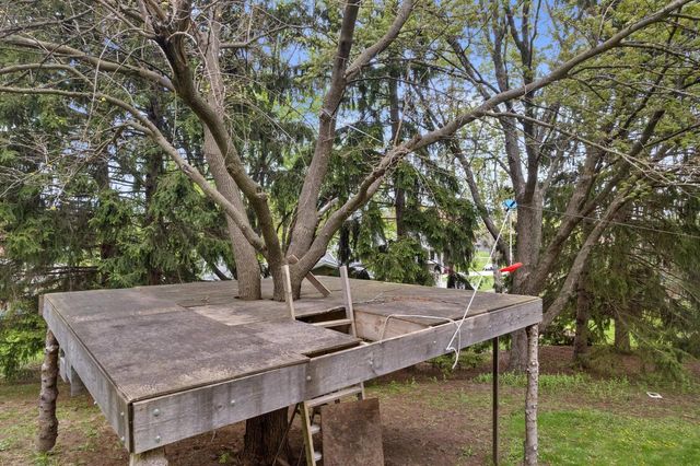 N51W35827 Hillcrest COURT, Oconomowoc, WI 53066