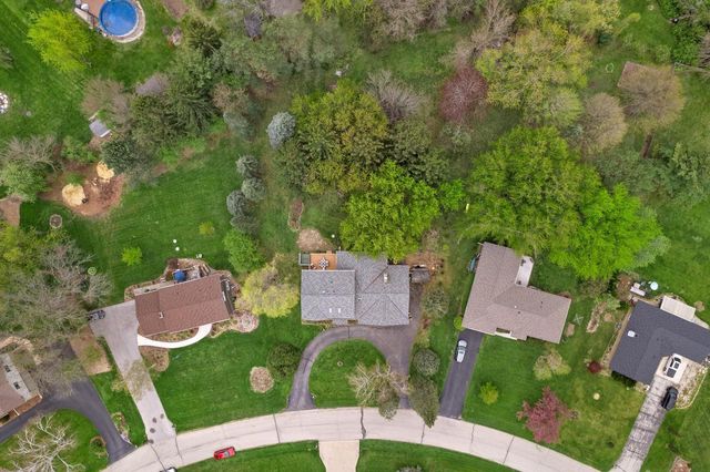 N51W35827 Hillcrest COURT, Oconomowoc, WI 53066