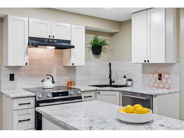 8114 S Zephyr Way, Littleton, CO 80128