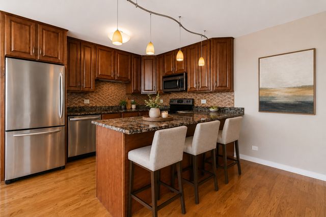 655 W Irving Park Road W 5003, Chicago, IL 60613