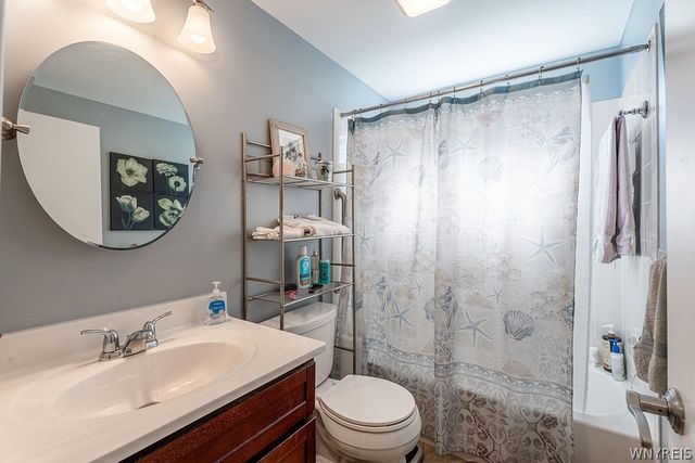 71 Wrexham Court North, Tonawanda, NY 14150