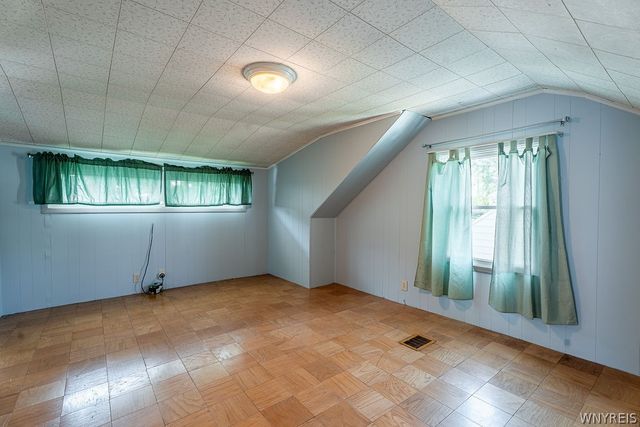 71 Wrexham Court North, Tonawanda, NY 14150