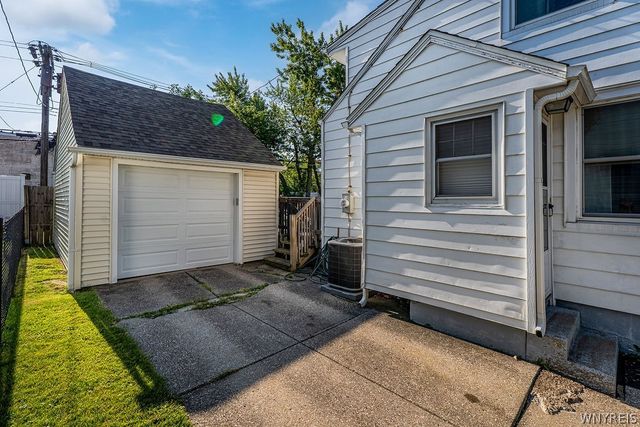 71 Wrexham Court North, Tonawanda, NY 14150