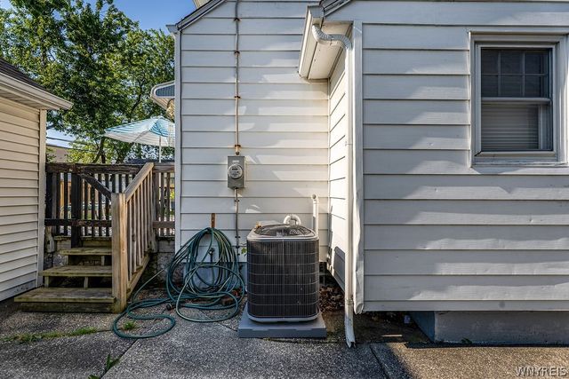 71 Wrexham Court North, Tonawanda, NY 14150