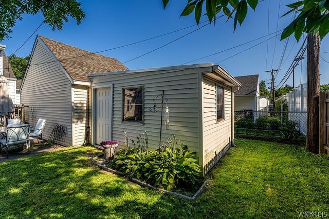 71 Wrexham Court North, Tonawanda, NY 14150