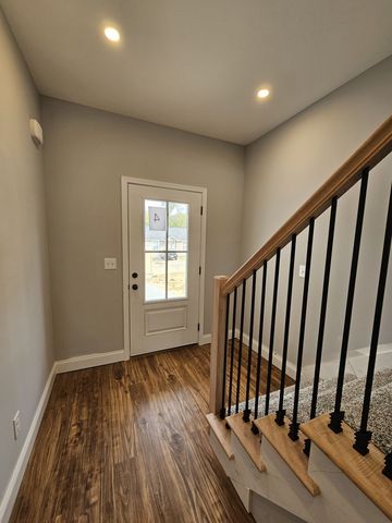 87 Charlotte Rd, Clarksville, TN 37040