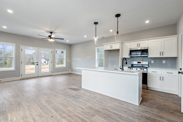 87 Charlotte Rd, Clarksville, TN 37040