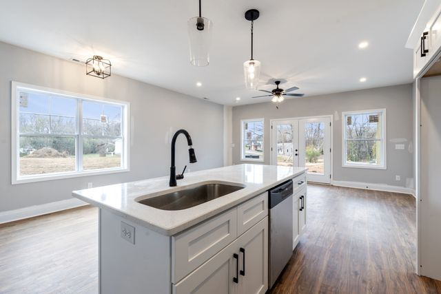 87 Charlotte Rd, Clarksville, TN 37040