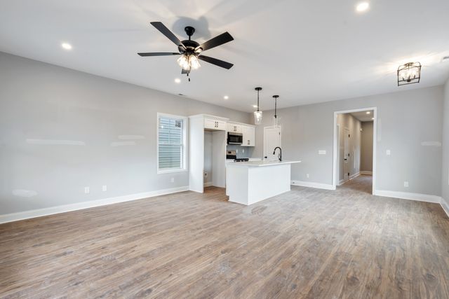 87 Charlotte Rd, Clarksville, TN 37040