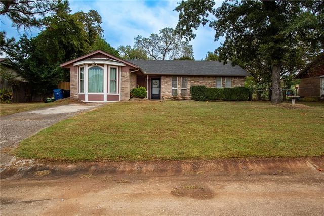 714 Oak Park Drive, Choctaw, OK 73020