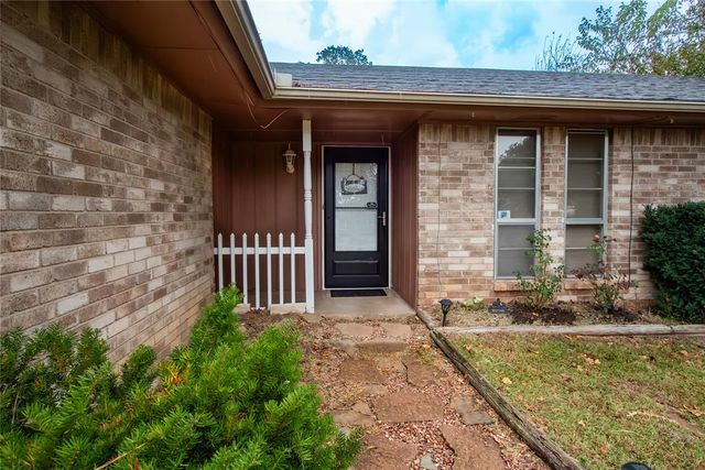 714 Oak Park Drive, Choctaw, OK 73020