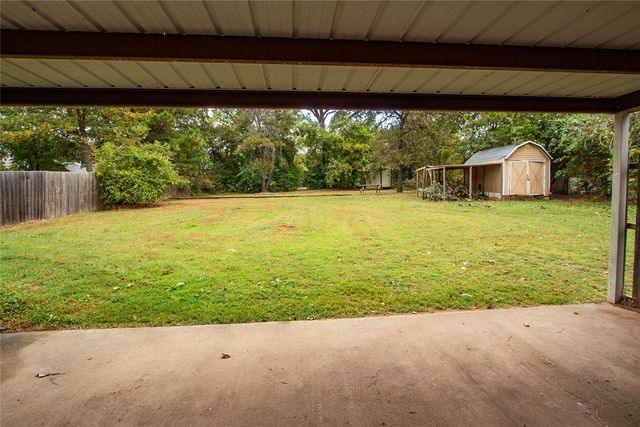 714 Oak Park Drive, Choctaw, OK 73020