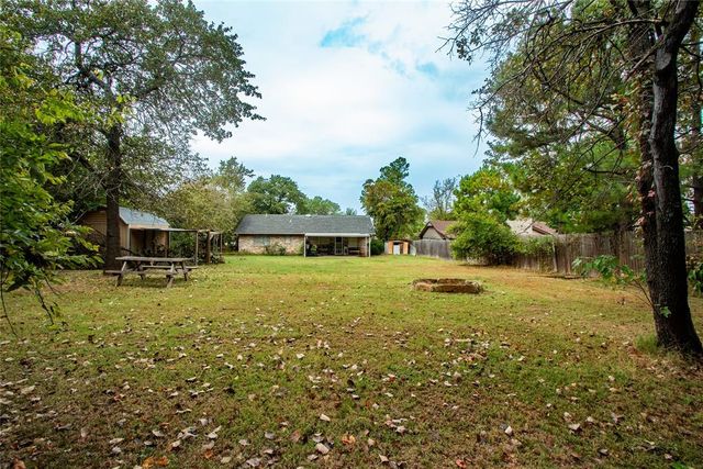 714 Oak Park Drive, Choctaw, OK 73020
